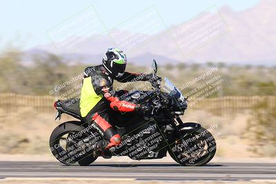 media/Dec-04-2025-Racers Edge (Thu) [[5ebc9f124d]]/3-B Group/5-Session 2 Turn 2 inside Speed Pans/